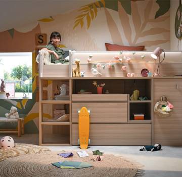 Moderne chambre d'enfant avec placard mural, jaune et la finition de l'orme